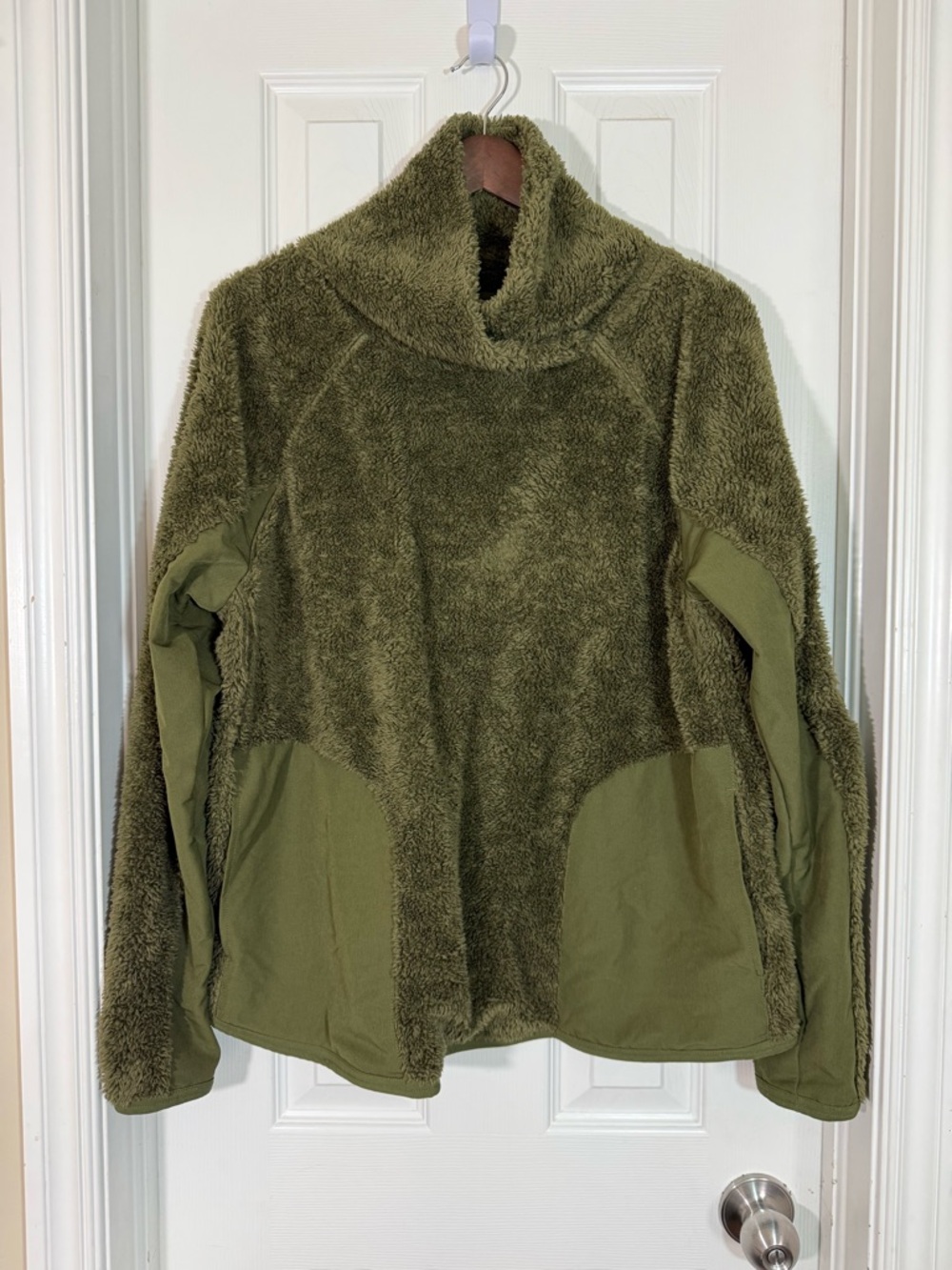 Nike Olive Green Fleece Jacket with Sherpa Texture - Picture 2 of 13